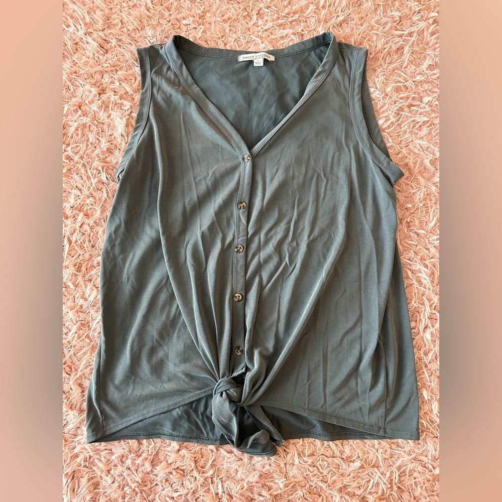 Woman’s L Knot Front Tank Top
